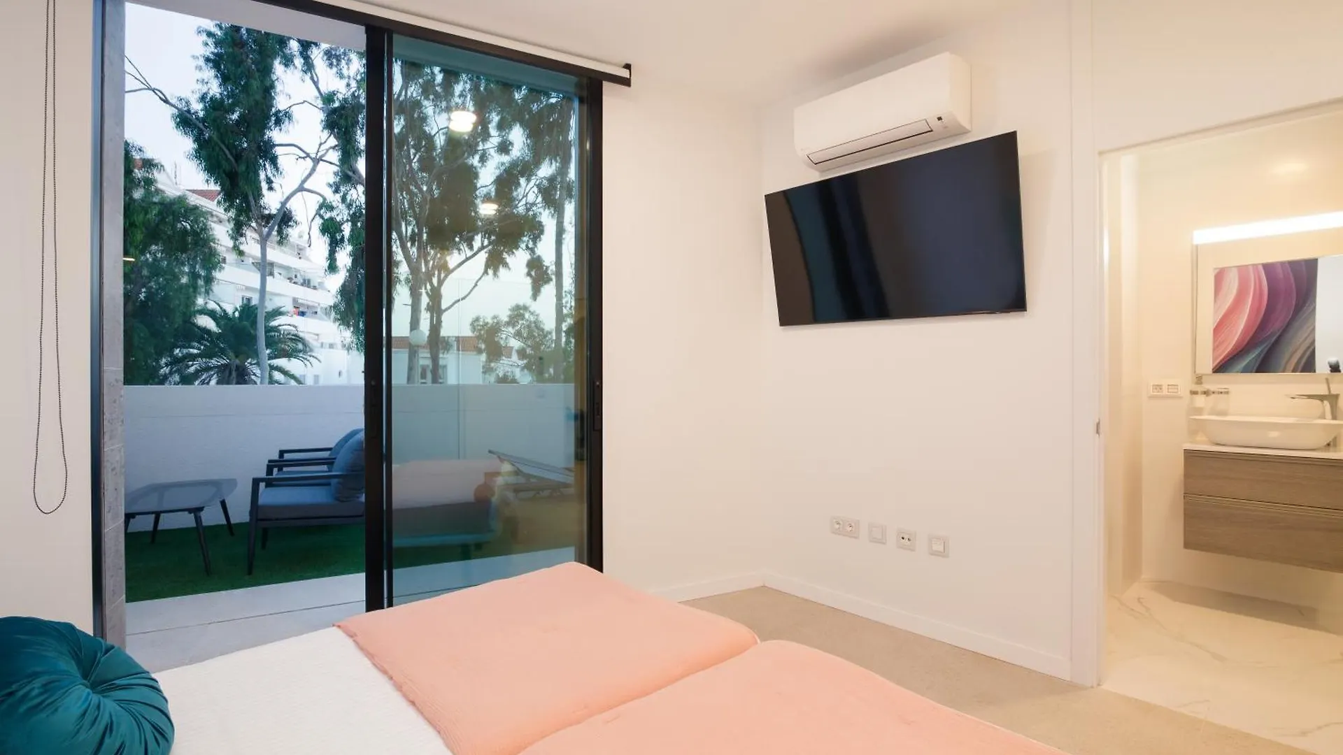200M² New Villa D With Private, Heated Pool And Amazing Ocean View. Costa Adeje  0*, Costa Adeje (Tenerife)